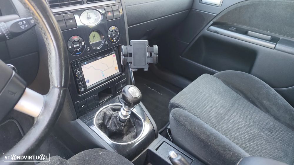 Ford Mondeo SW 2.0 TDdi Ghia - 14