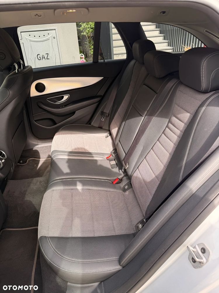 Mercedes-Benz Klasa E 220 d 4-Matic AMG - 25
