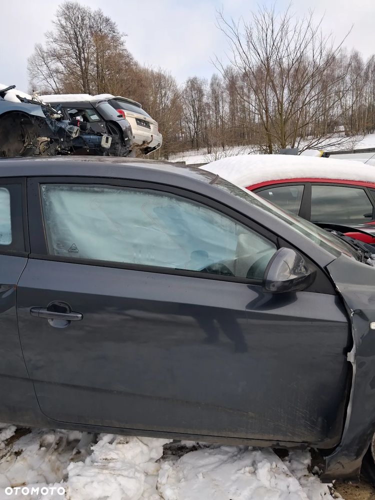 KIA CEED I HB 06- DRZWI PRAWE 5K - 1