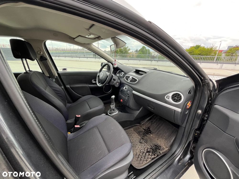 Renault Clio - 12