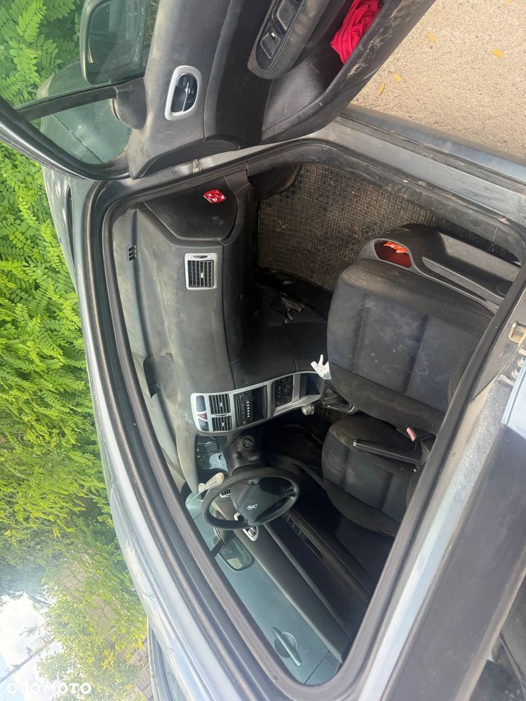 Peugeot 307 1.4 XR - 2