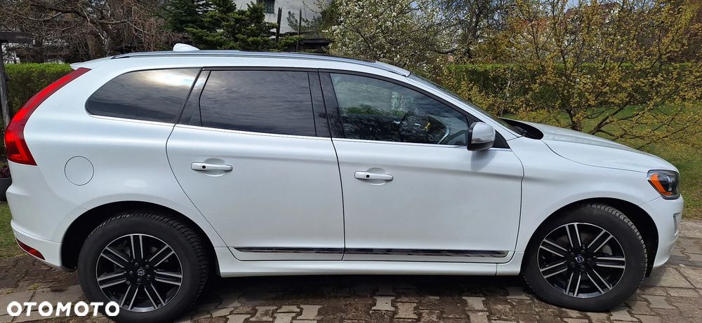 Volvo XC 60 T6 AWD Momentum - 2