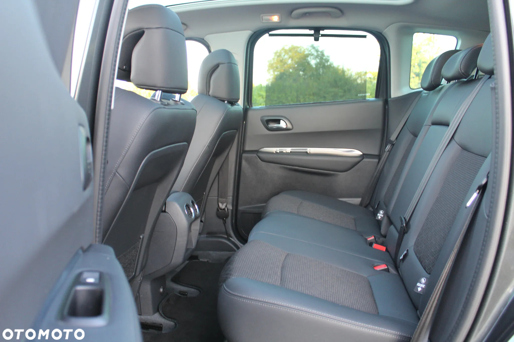 Peugeot 3008 1.2 PureTech Allure Pack S&S - 31