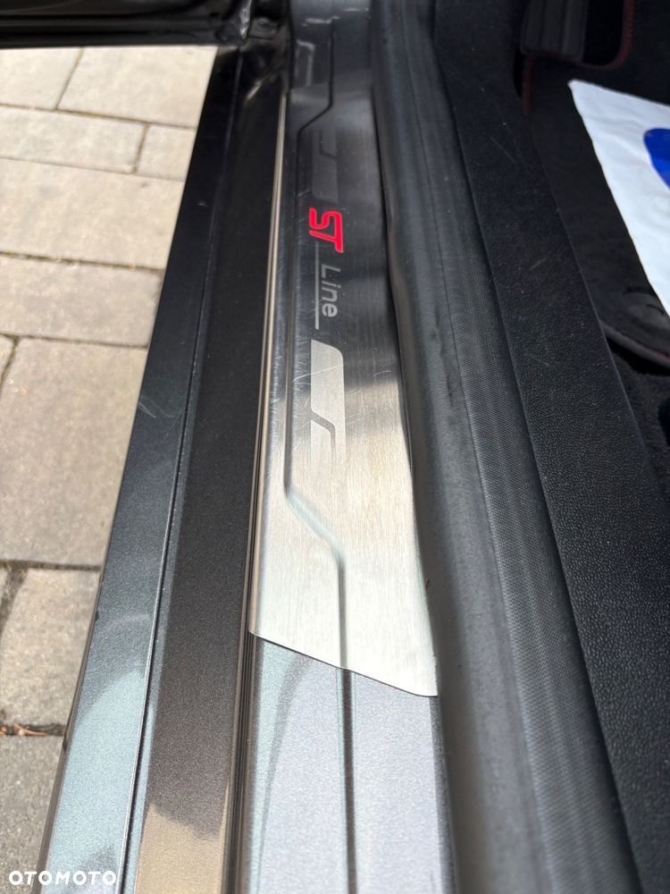 Ford Fiesta 1.0 EcoBoost S&S ST-LINE - 28