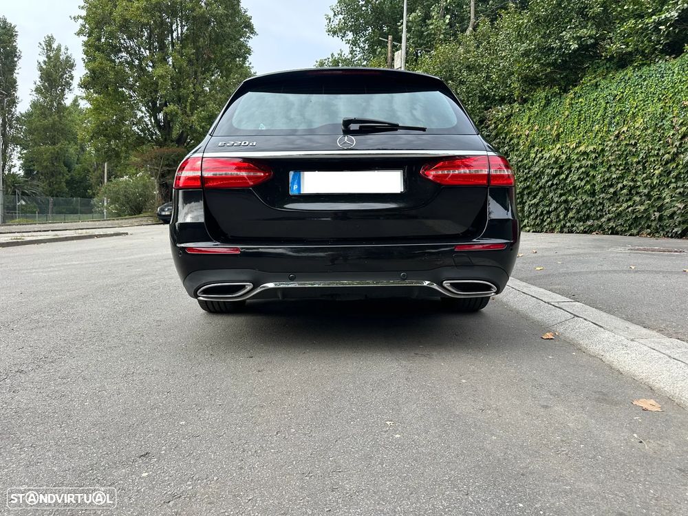 Mercedes-Benz E 220 d AMG — fotografia 2