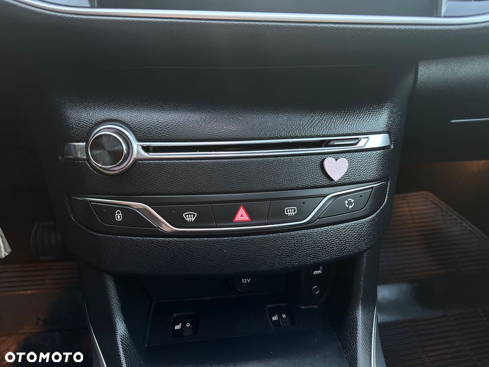 Peugeot 308 155 THP Allure - 17