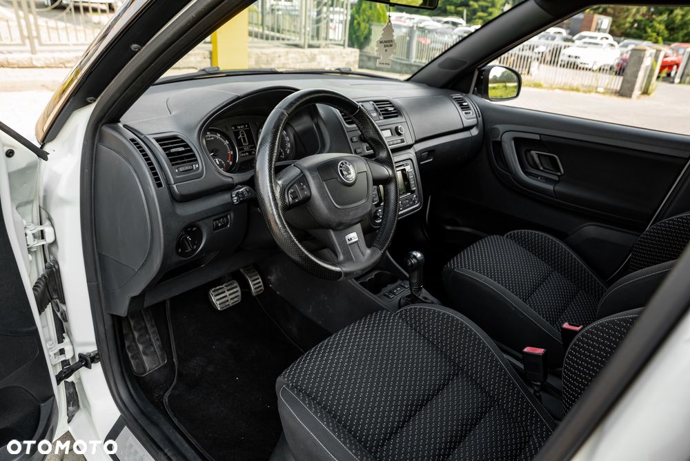 Skoda Fabia 1.4 TSI DSG RS - 16