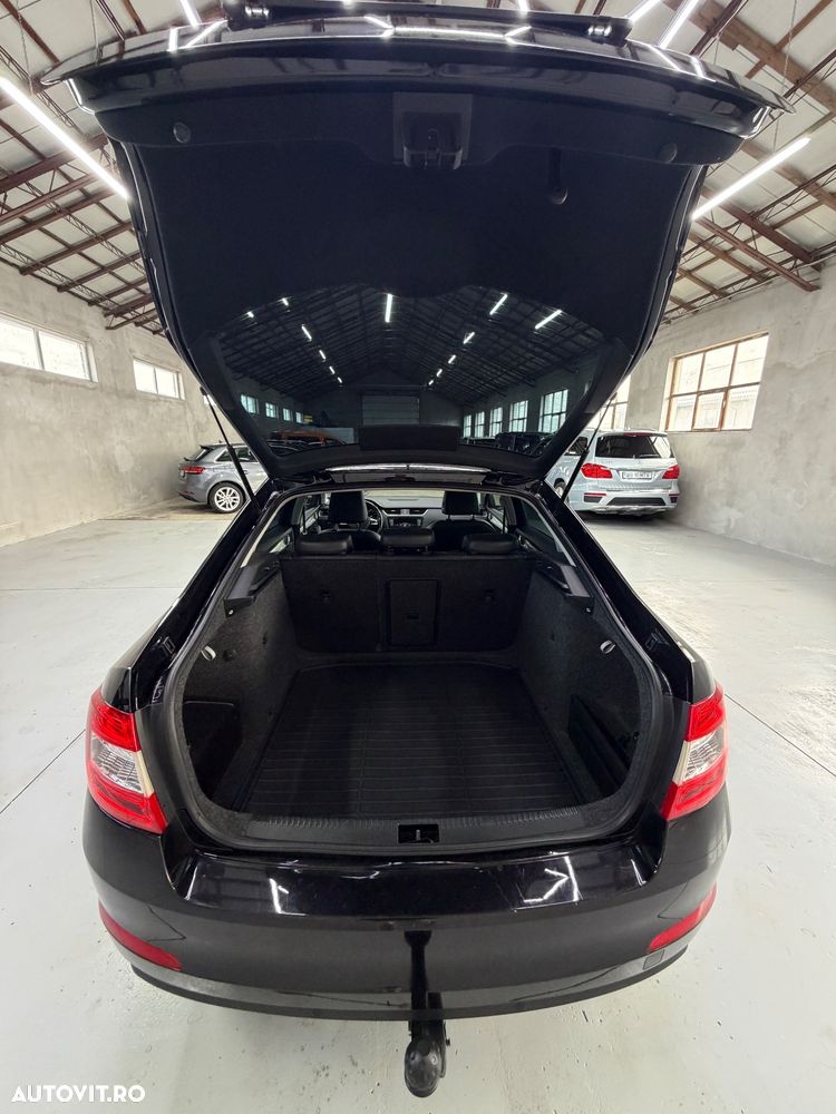 Skoda Octavia 2.0 TDI DSG 4X4 RS - 11