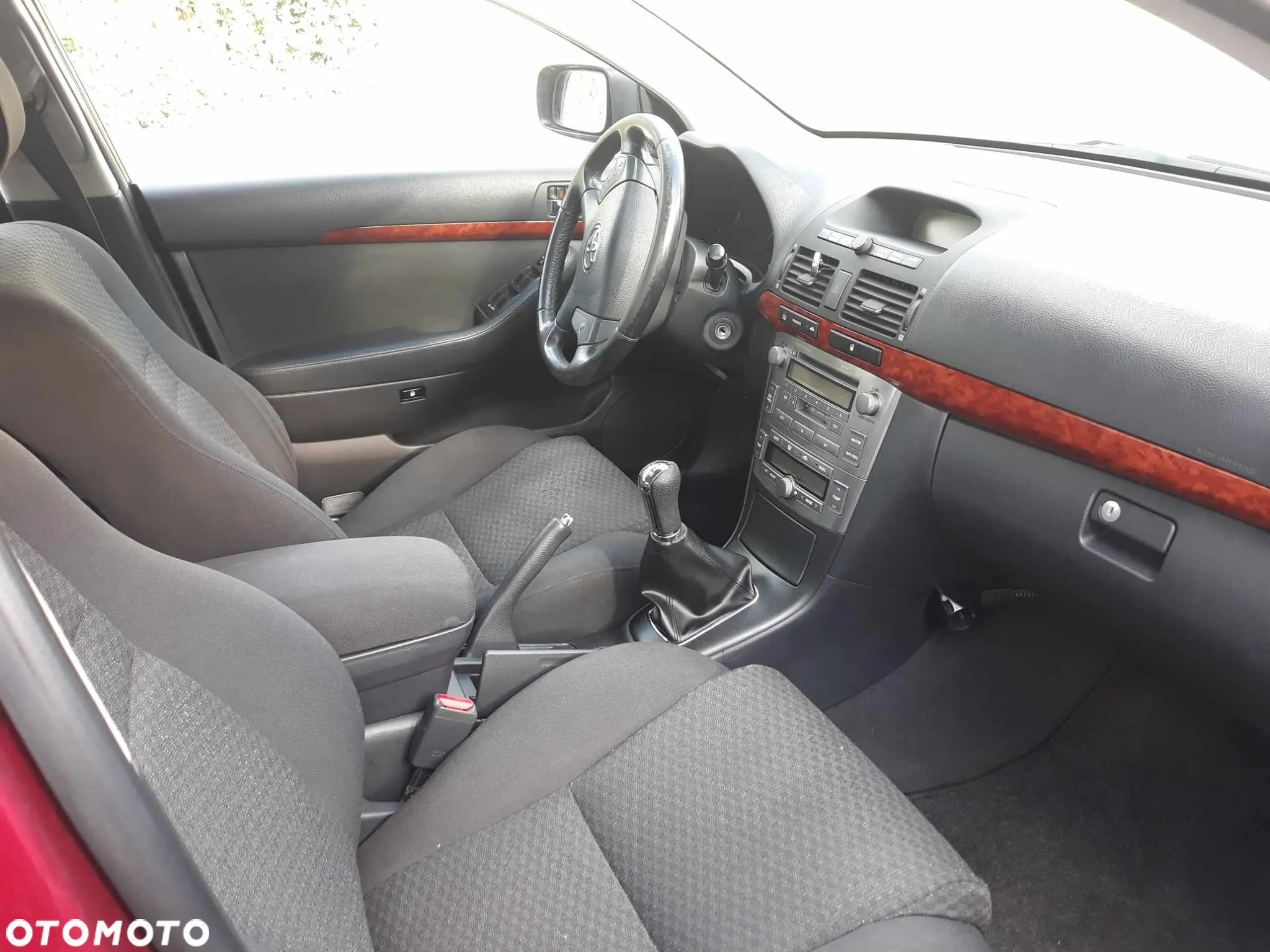 Toyota Avensis - 9