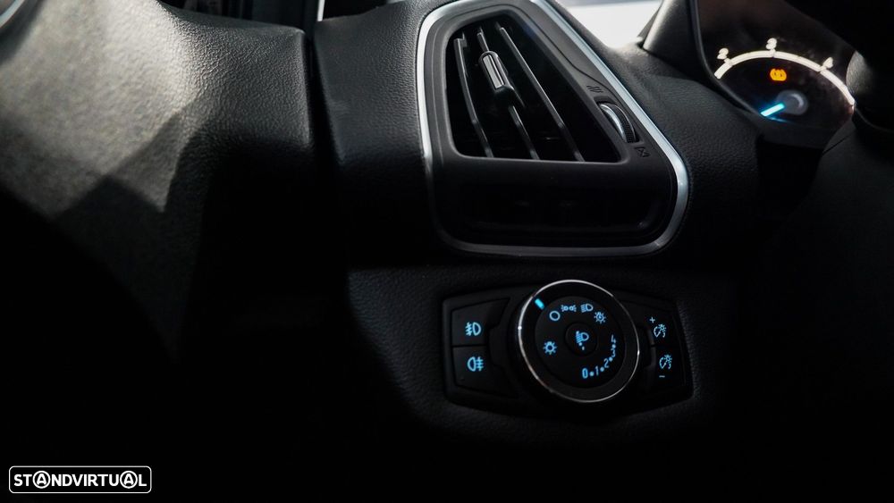 Ford B-Max 1.5 TDCi Titanium - 18