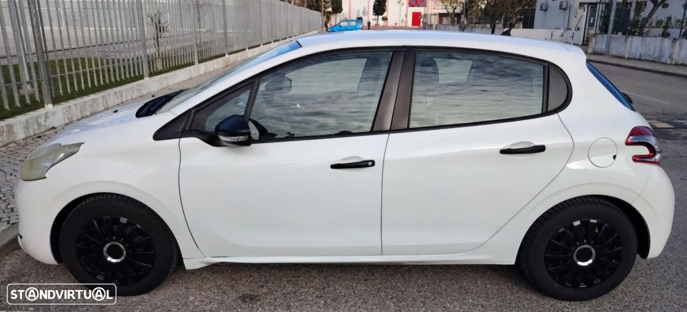 Peugeot 208 1.4 HDi - 4