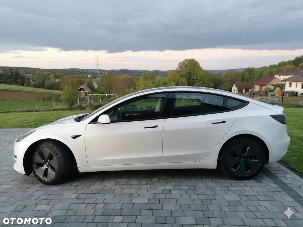 Tesla Model 3 - 2