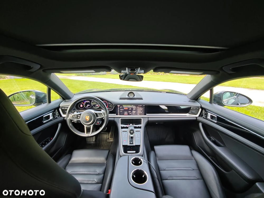 Porsche Panamera 4 E-Hybrid - 8