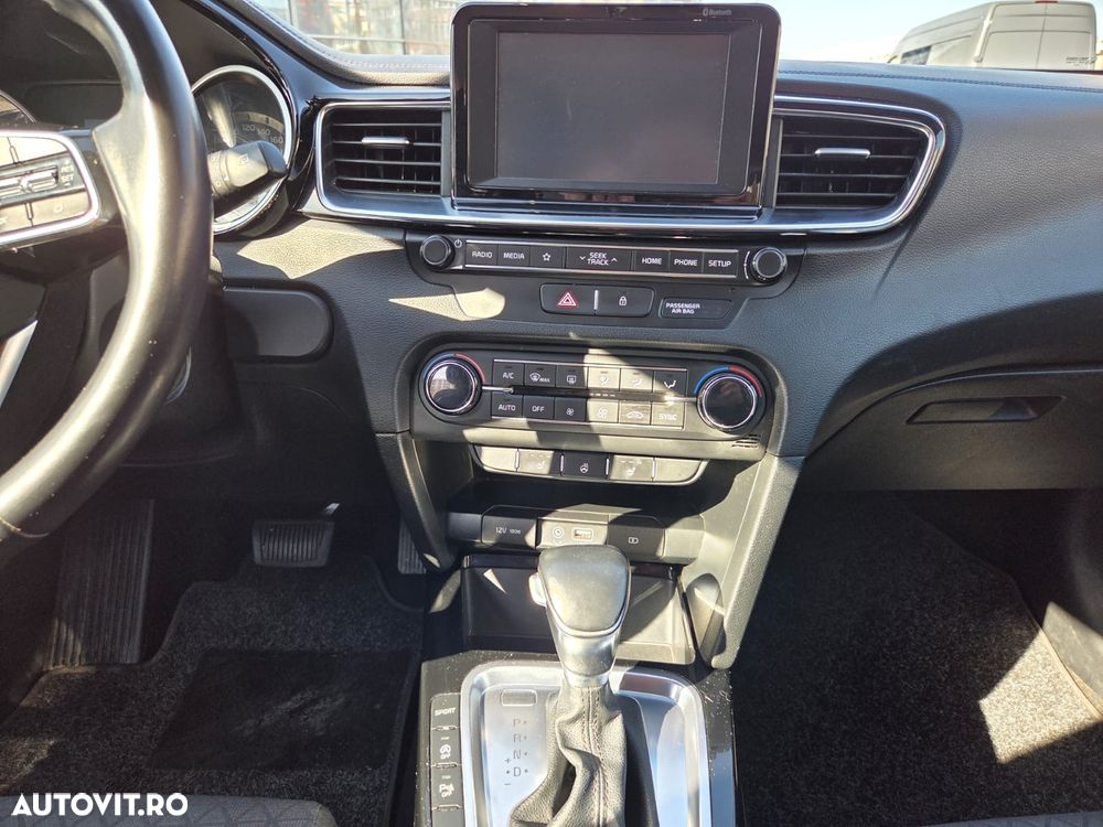 Kia Ceed 1.4 T-GDI 7DCT GT Line - 6