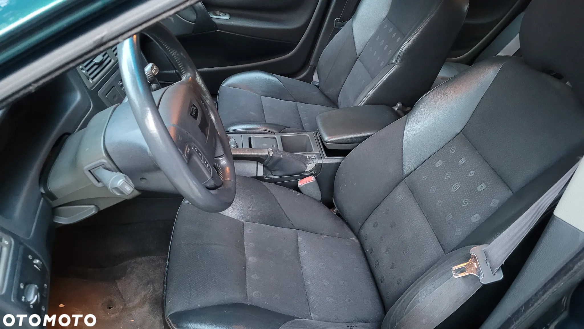 Volvo V70 2.4 Momentum - 8