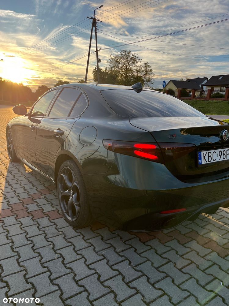 Alfa Romeo Giulia 2.0 Turbo 16V AT8-Q4 Veloce Ti - 8