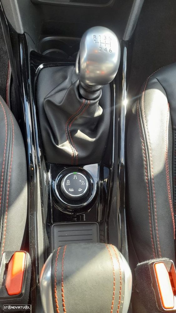 Peugeot 2008 1.6 BlueHDi GT Line - 17