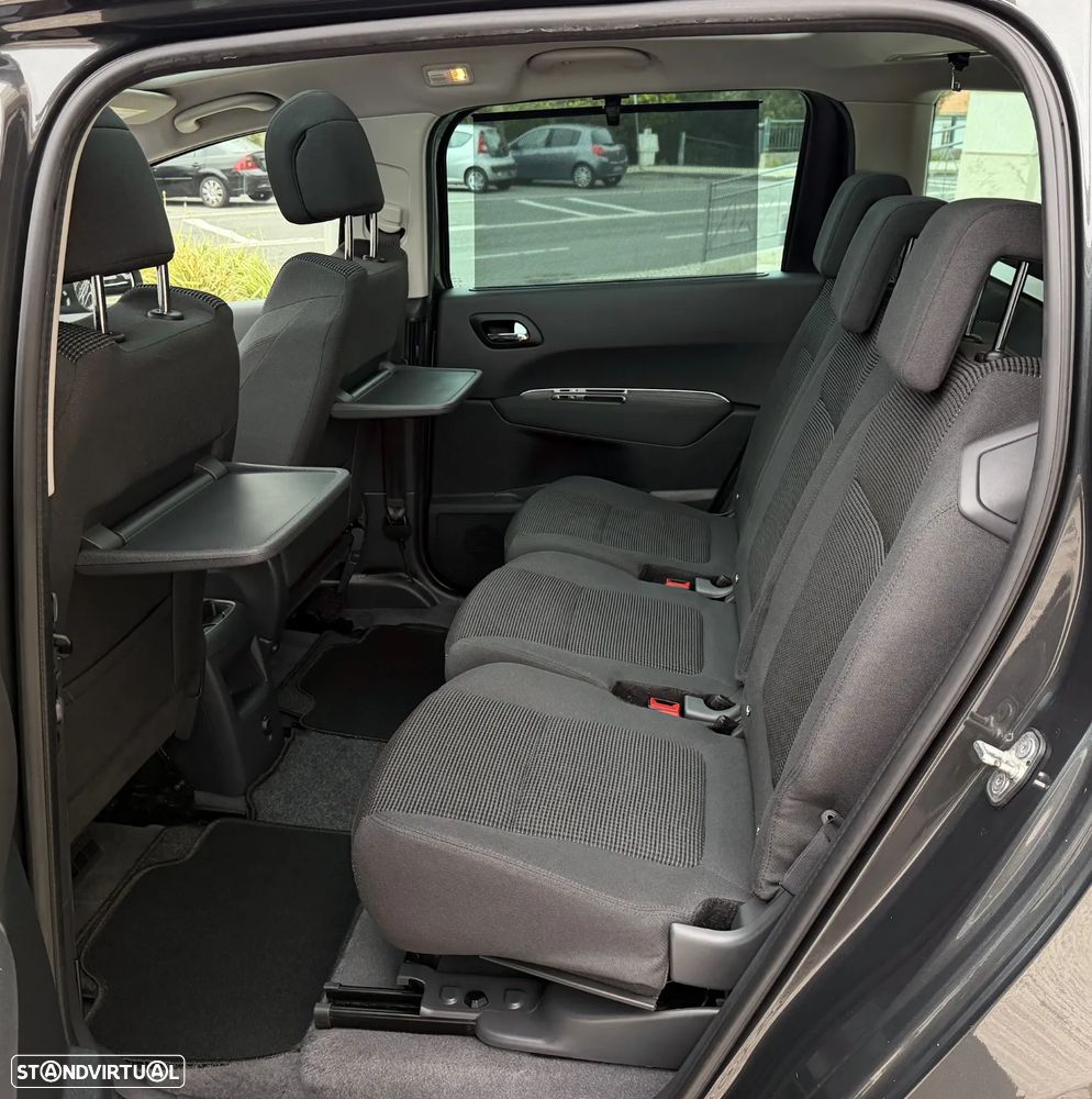 Peugeot 5008 1.6 BlueHDi Allure J17 - 26