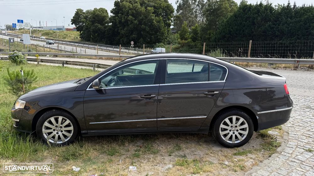 VW Passat 2.0 TDI Confortline DSG - 25