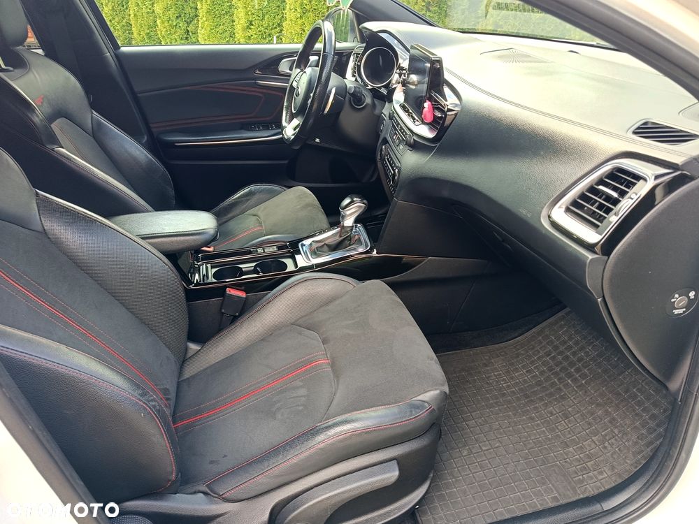 Kia ProCeed 1.6 T-GDI GT DCT - 10