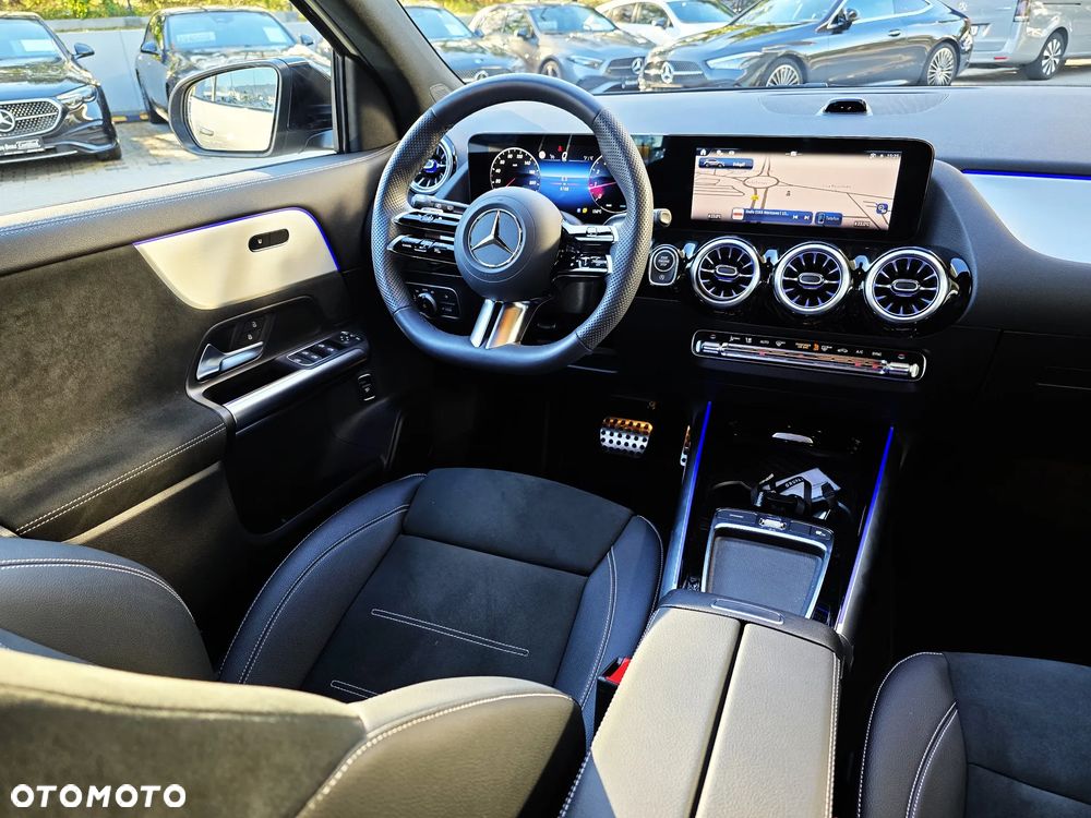 Mercedes-Benz GLA 200 AMG Line - 10