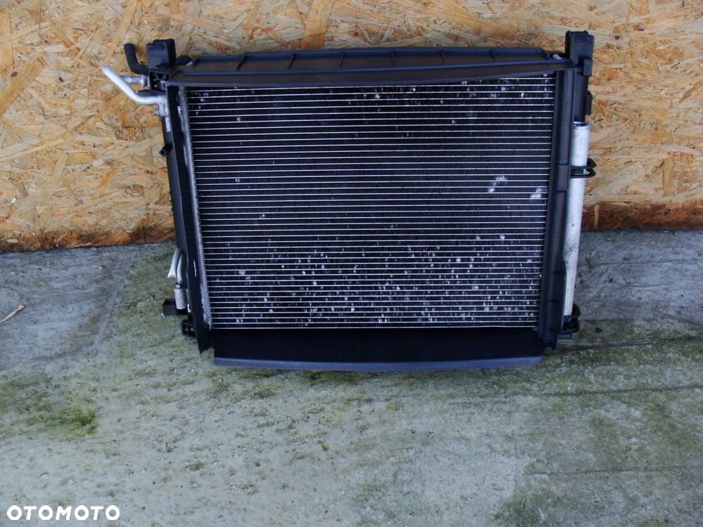 chłodnice wentylator dacia duster 1.6 sce 4x4 awd 4wd 2014r 214811626r !! - 1