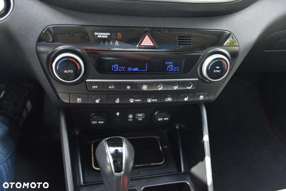Hyundai Tucson 2.0 CRDI 4WD Automatik Premium - 22
