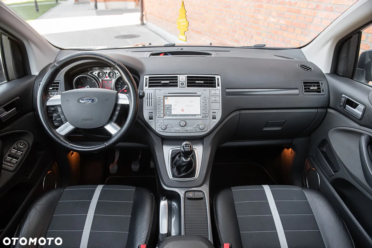 Ford Kuga 2.0 TDCi 4x4 Titanium - 27