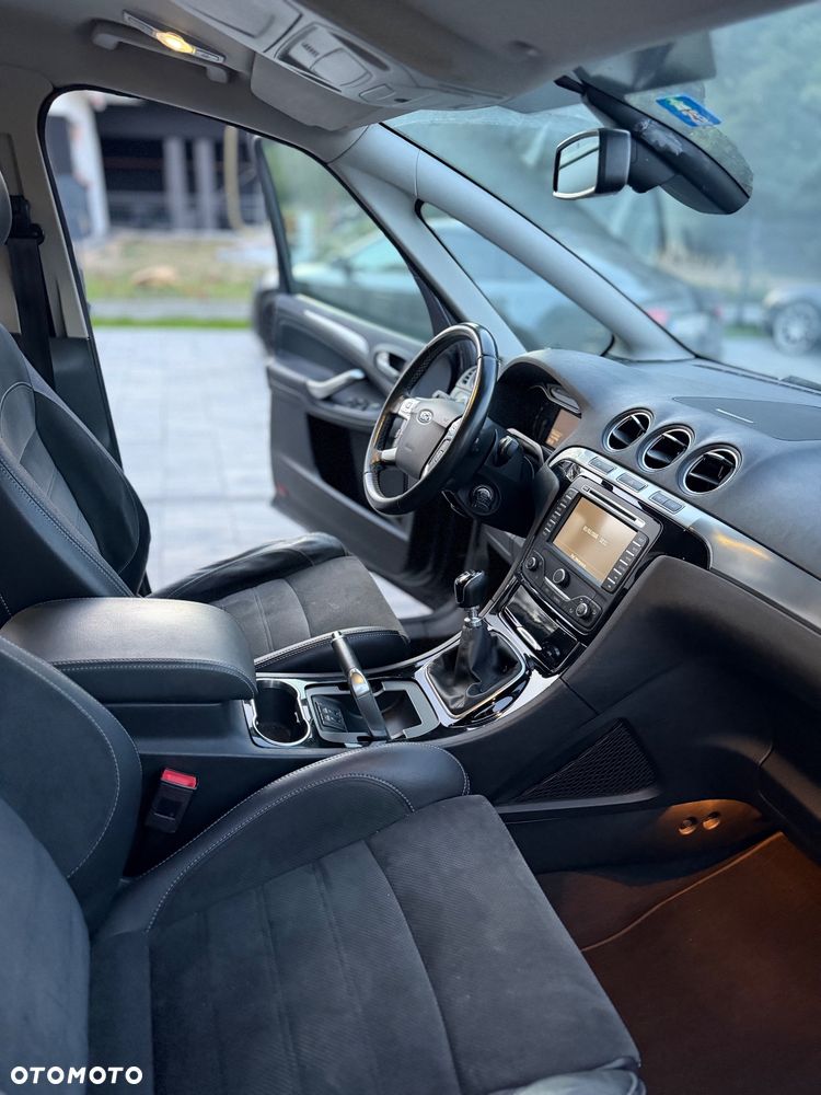 Ford S-Max - 34
