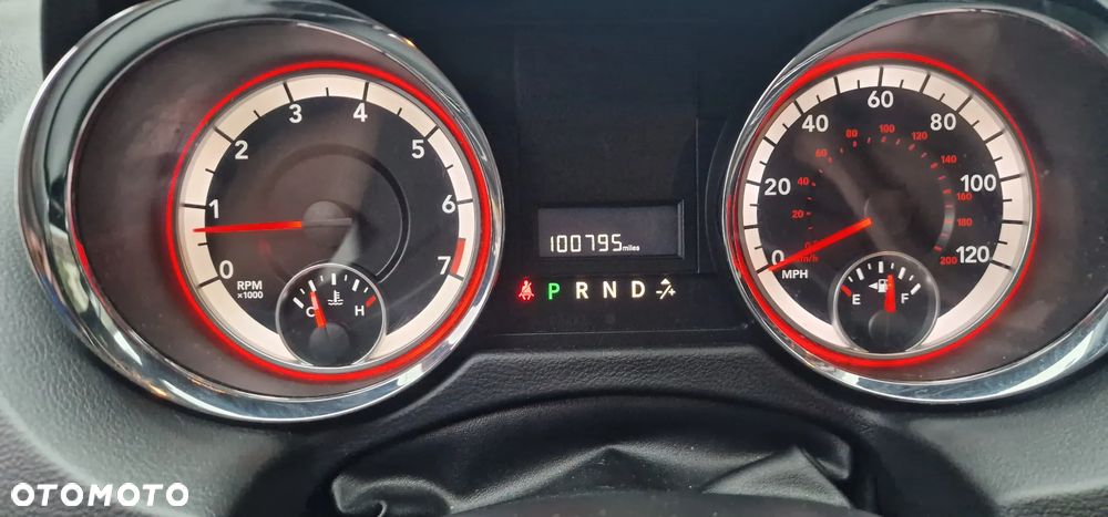 Dodge Grand Caravan - 30