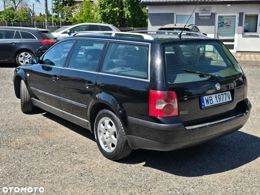 Volkswagen Passat - 4