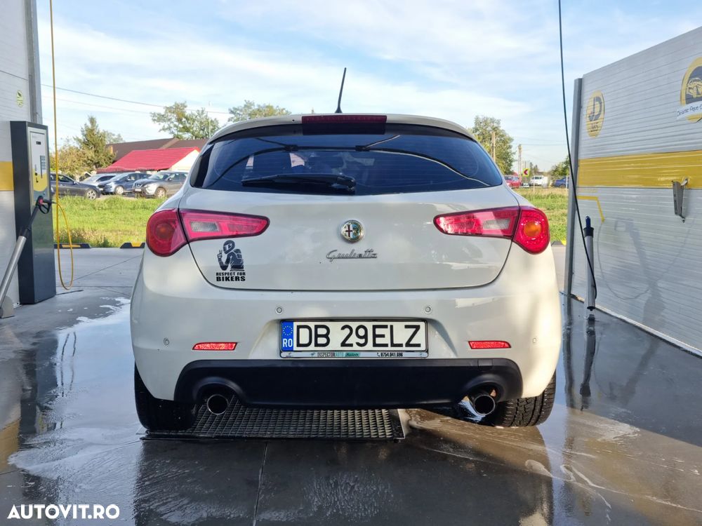 Alfa Romeo Giulietta 2.0 JTDM 16V - 4
