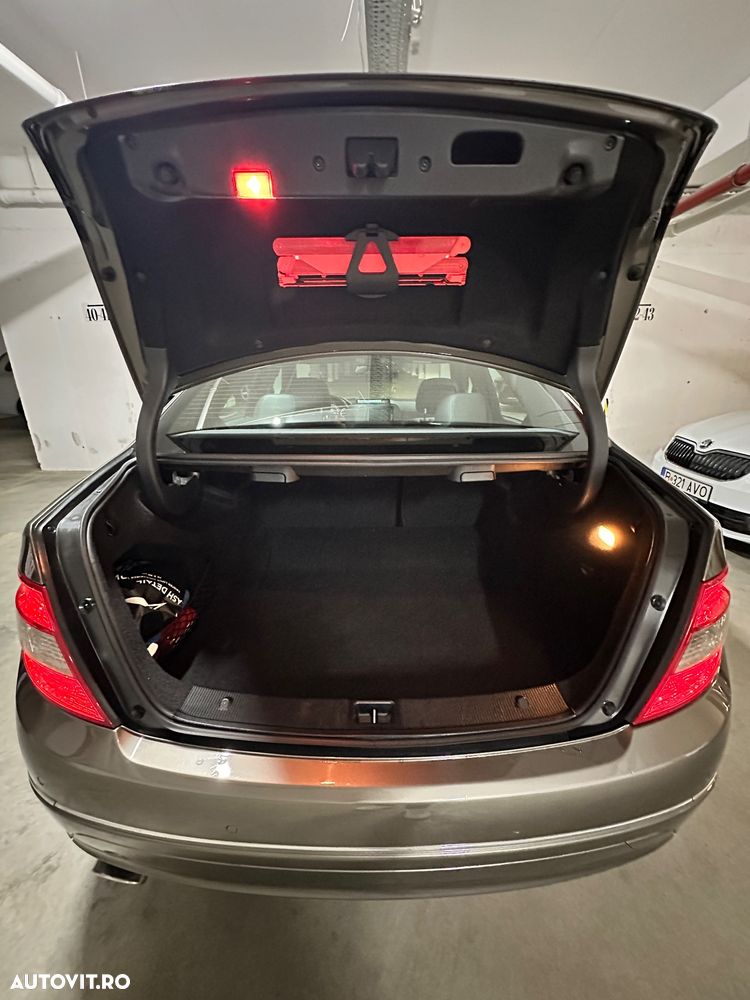 Mercedes-Benz C 220 CDI DPF Automatik BlueEFFICIENCY Avantgarde - 12