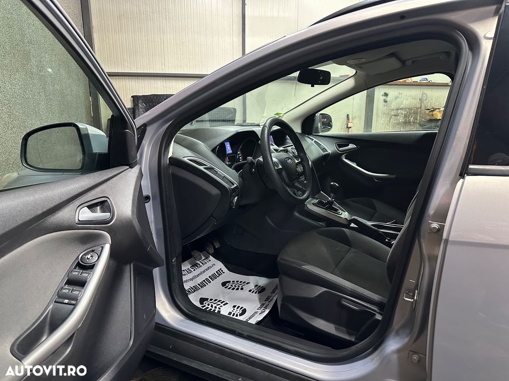 FORD Focus 2011 — imagine 7