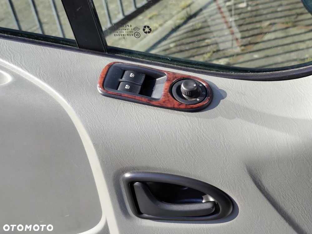 Renault Trafic - 34