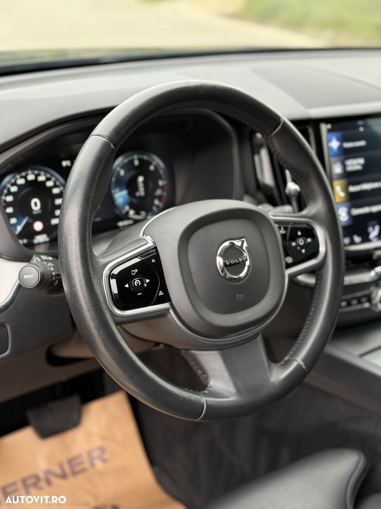Volvo XC 60 D4 Momentum Pro - 14