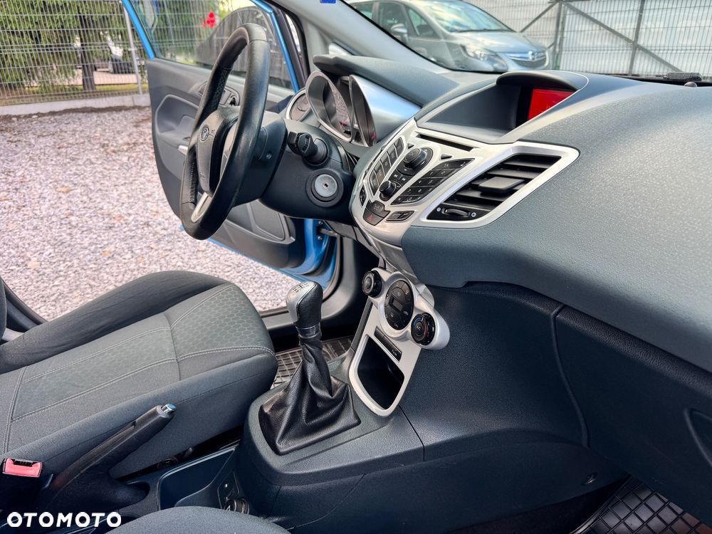Ford Fiesta 1.4 Champions Edition - 24
