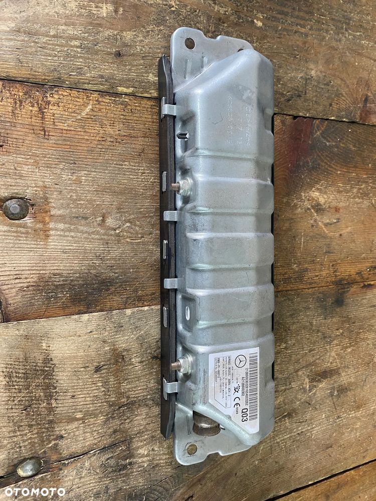 MERCEDES 213 poduszka kolanowa A 2138600302 - 2