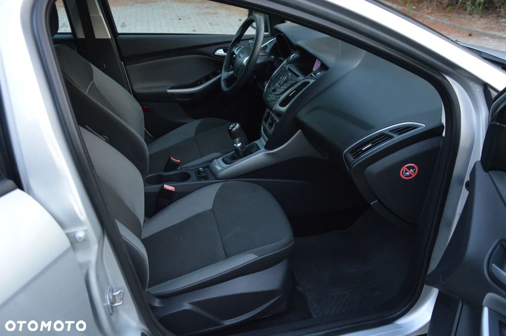 Ford Focus 1.6 TDCi DPF SYNC Edition - 21