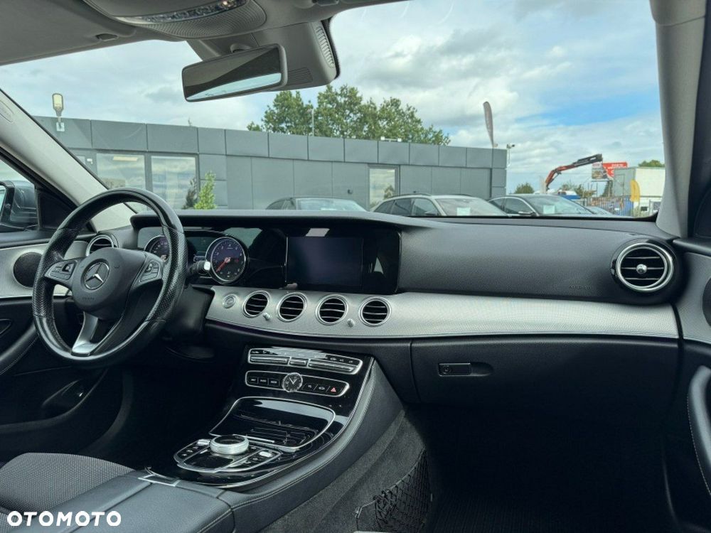 Mercedes-Benz Klasa E 200 T 7G-TRONIC Avantgarde - 16