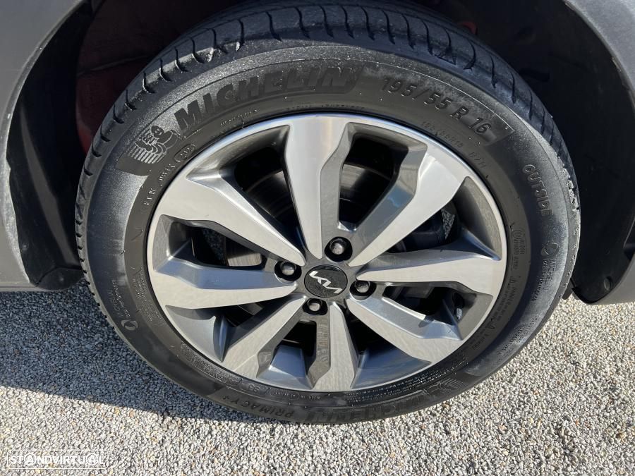 Kia Stonic 1.0 T-GDI Wave - 15