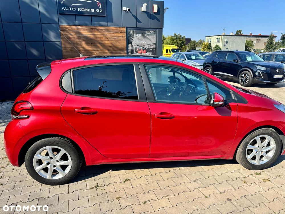 Peugeot 208 1.2 PureTech Allure - 11