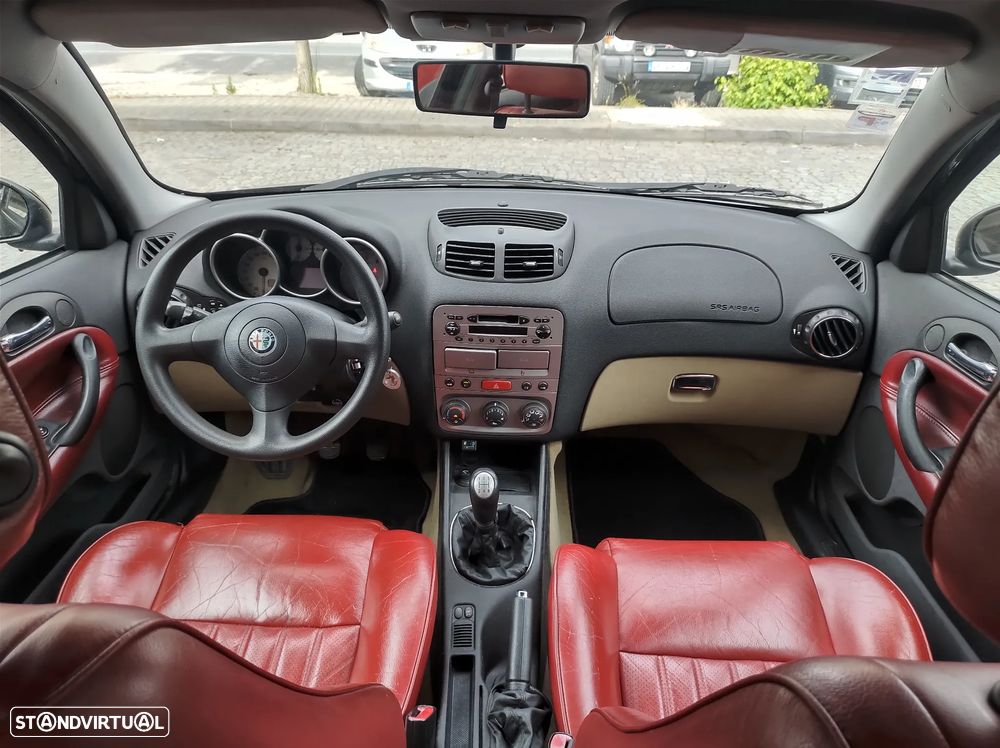 Alfa Romeo 147 1.6 TS Distinctive - 16