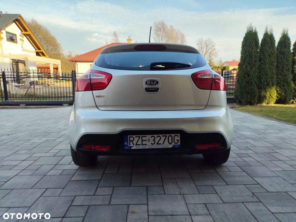 Kia Rio 1.4 L - 4