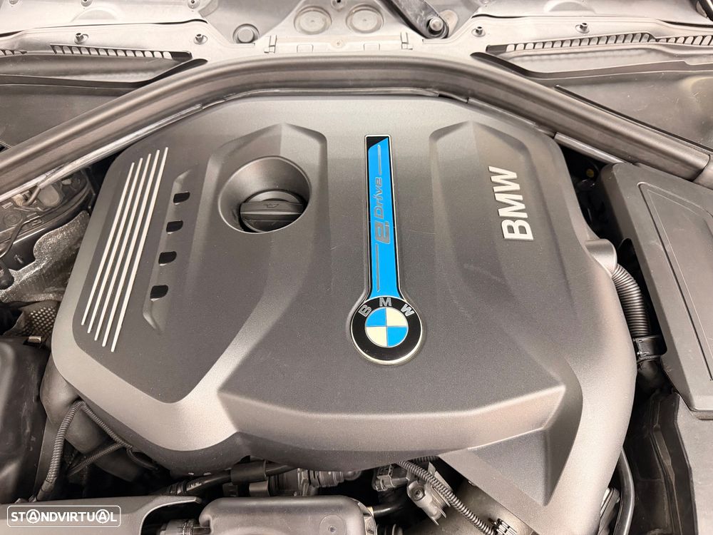 BMW 330 e iPerformance Line Luxury - 58