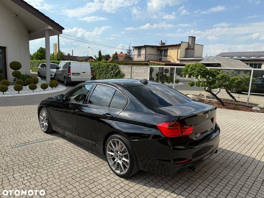 BMW Seria 3 335i Touring Sport Line - 10