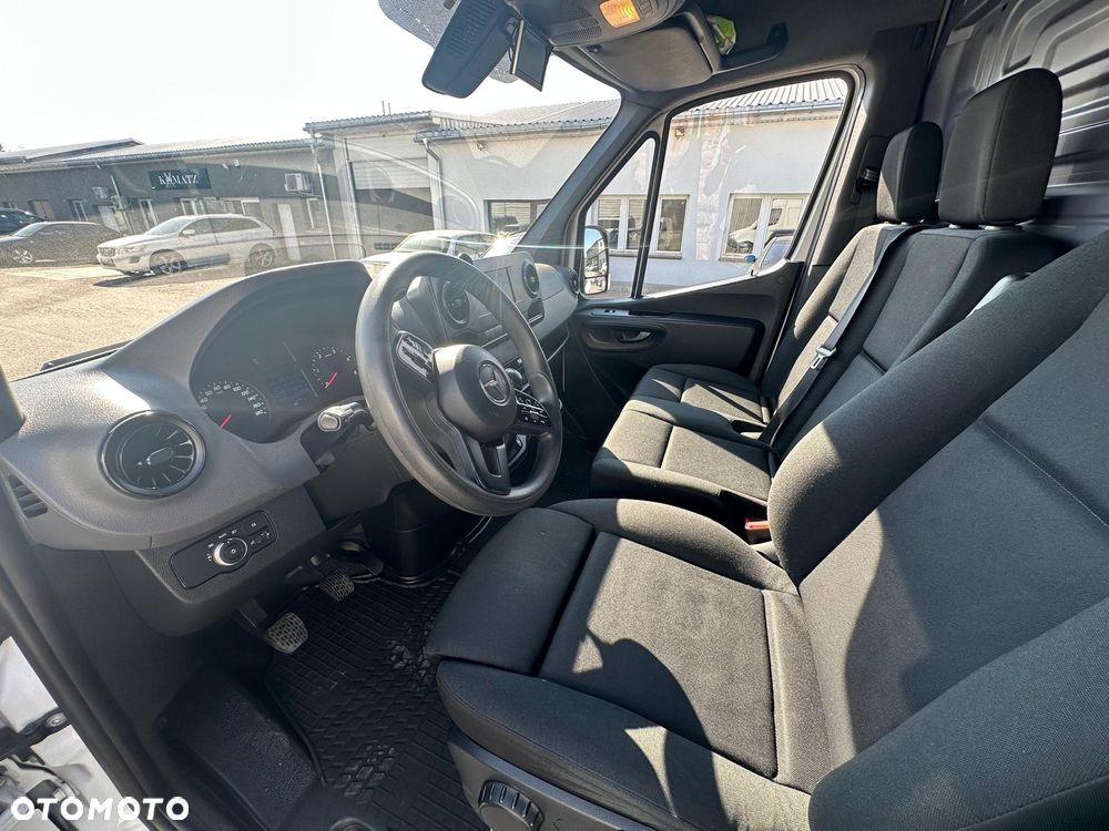 Mercedes-Benz Sprinter - 5