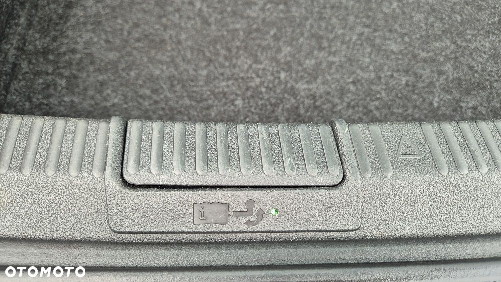 Skoda Superb 2.0 TDI Sportline DSG - 14