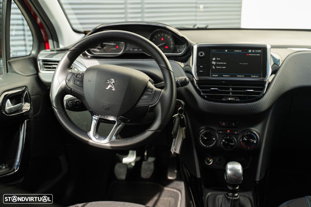 Peugeot 2008 1.2 PureTech Signature - 15