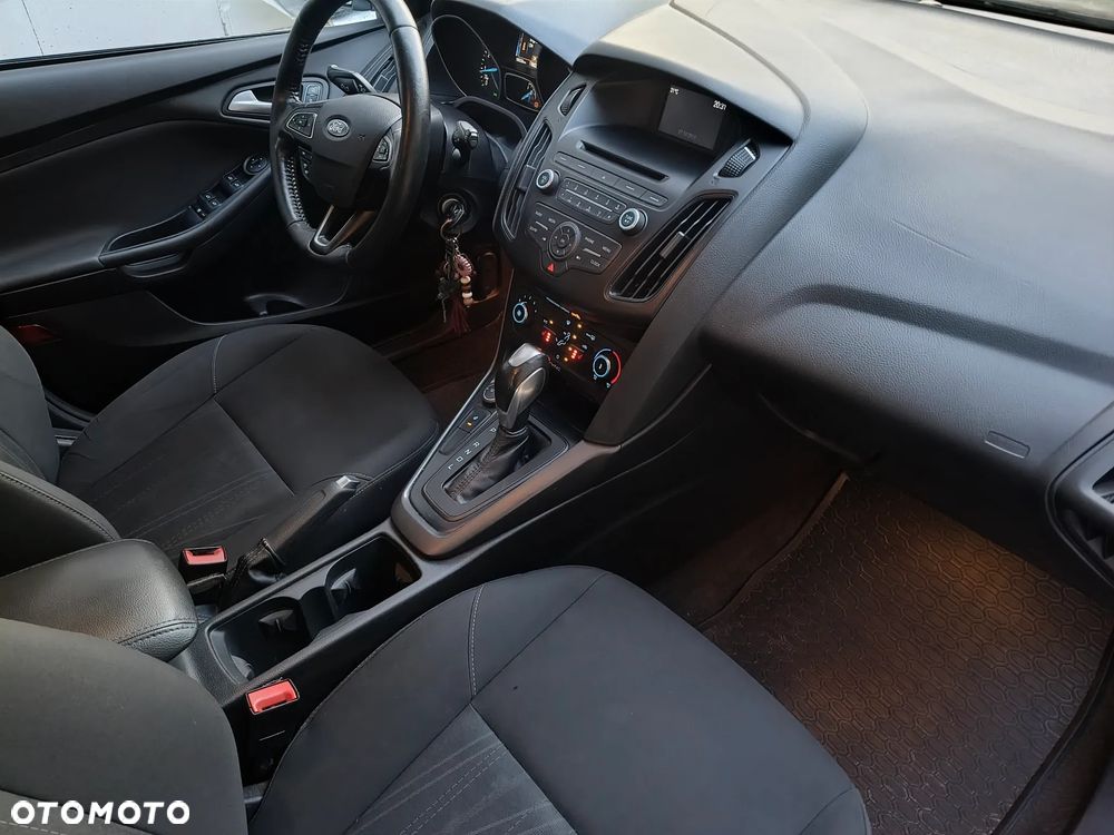 Ford Focus 2.0 16V Sport - 22